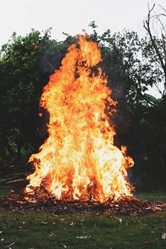 Lagerfeuer im Mittsommar